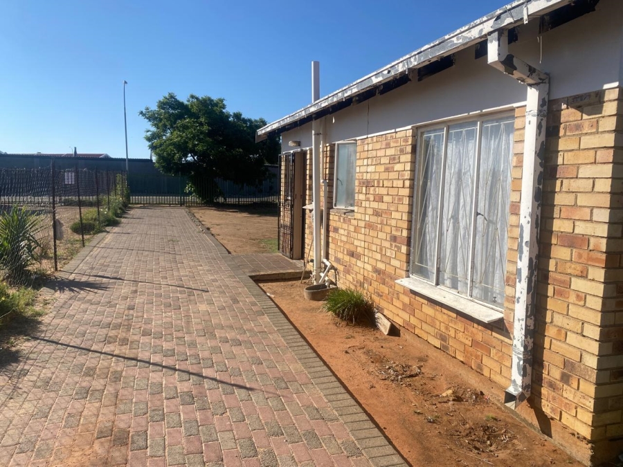 To Let 2 Bedroom Property for Rent in Lourierpark Free State